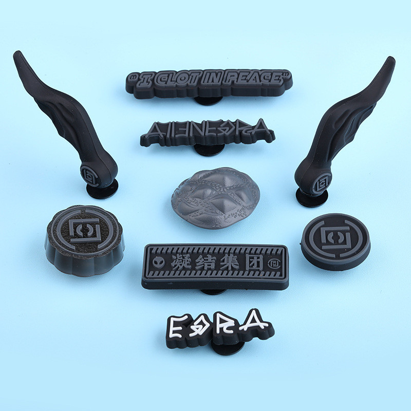 1pcs Black Alien Cros Charm High Quality Jibiz Sandals Accessory Button Pin ราคา 19 บาท*ส่งฟรี