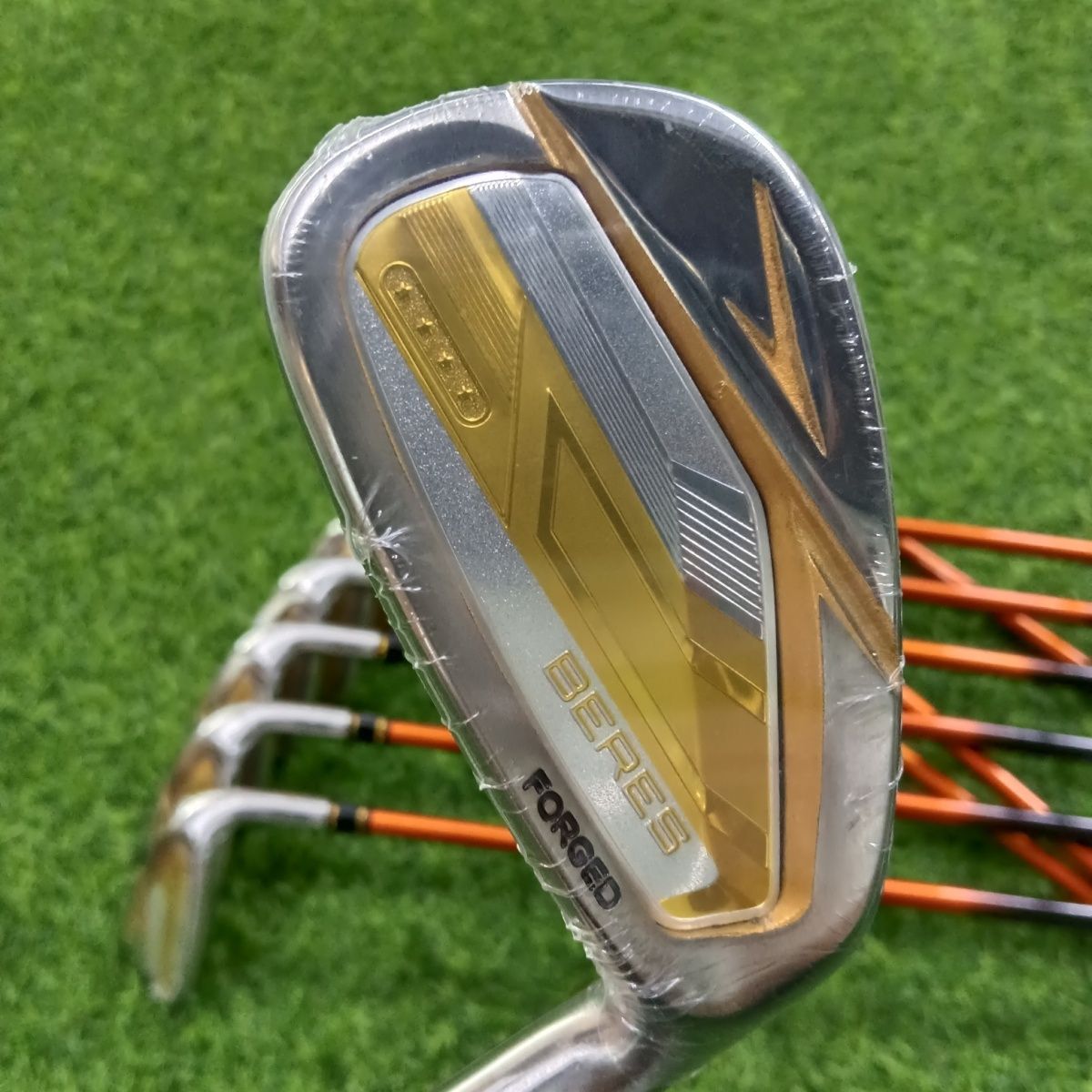 HONMA S-09 2024 Herren-Golfschläger HONMA S-09 Golfeisen-Set 4-11 AW SW, 10-tlg. 4Star BERES Clubs Irons R /SR /S Flex Graphit, Schaft und Kopfbedeckung