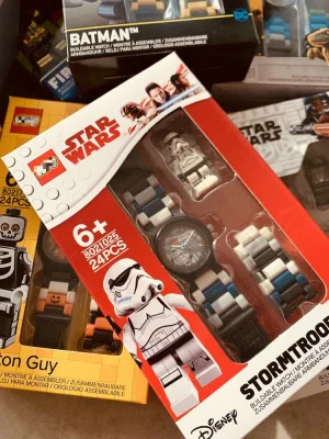 Lego Star Wars Stormtrooper / Darth Vader Minifigure Link Watch