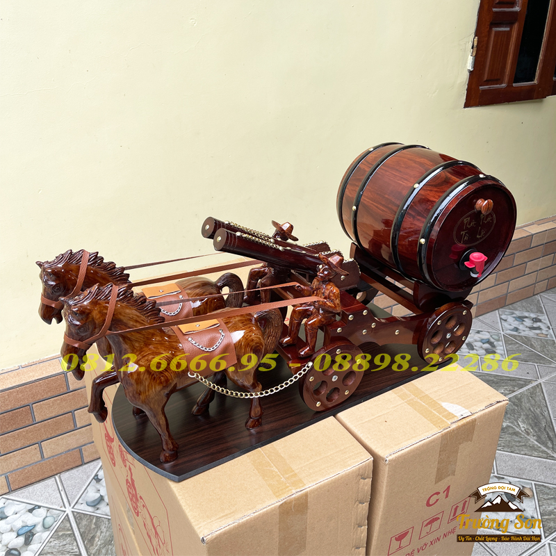 Xe ngựa kéo bom rượu vang, song mã kéo thùng rượu, ngựa đôi kéo trống rượu 3 lít, 5 lít mang lại tài lộc, may mắn