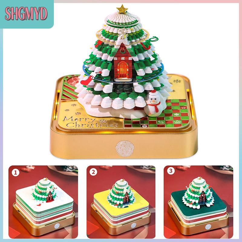 【SHGMYD】 2026ปฏิทินตั้งโต๊ะพร้อมไฟ LED, ประติมากรรมรูปต้นคริสต์มาสกระดาษแกะสลัก3D ปฏิทินของขวัญวันคริสต์มาสตกแต่งบ้าน ราคา 708 บาท*ส่งฟรี