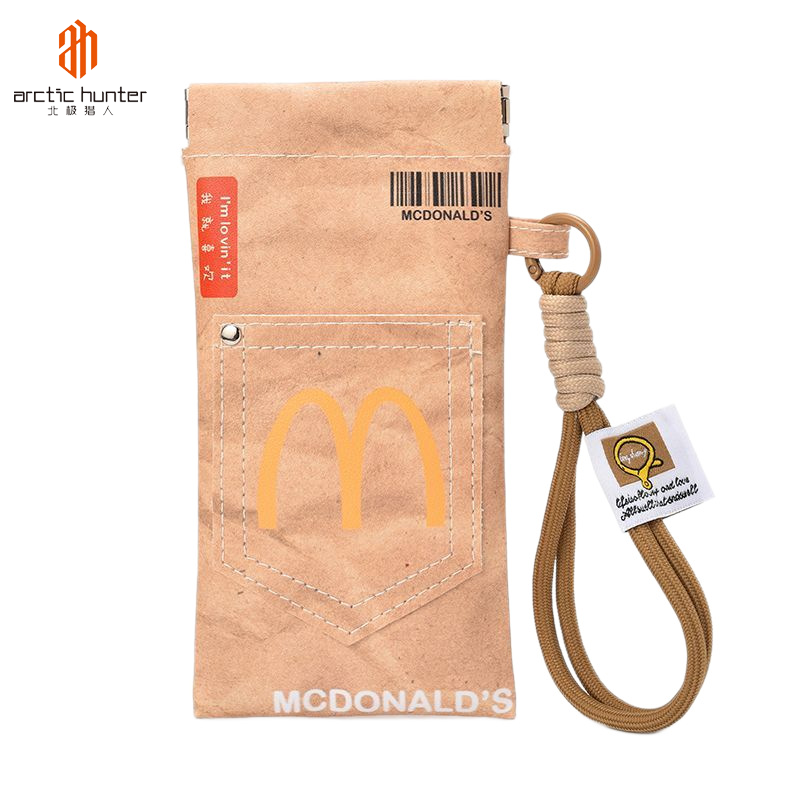 Arctic Hunter Cute Dopamine Cartoon Eyeglasses Case with Hand Strap Portable Sunglasses for Women Eyeglasses Case for Myopia ราคา 37 บาท*ส่งฟรี