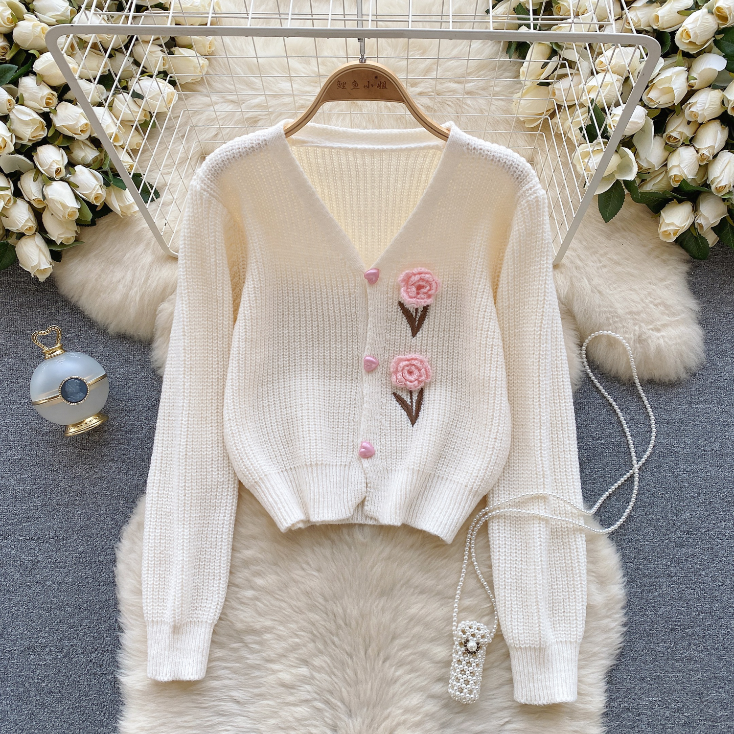 Thiết kế mùa đông tối giản dệt kim Áo len cardigan phụ nữ thêu hoa hồng lỏng thích hợp xu hướng hàng đầu