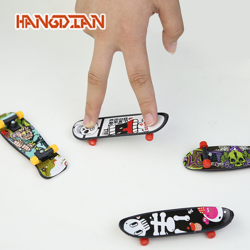 HANGDIAN Mini Finger Skateboard Toy Creative Desk Play for Kids ราคา 18 บาท*ส่งฟรี