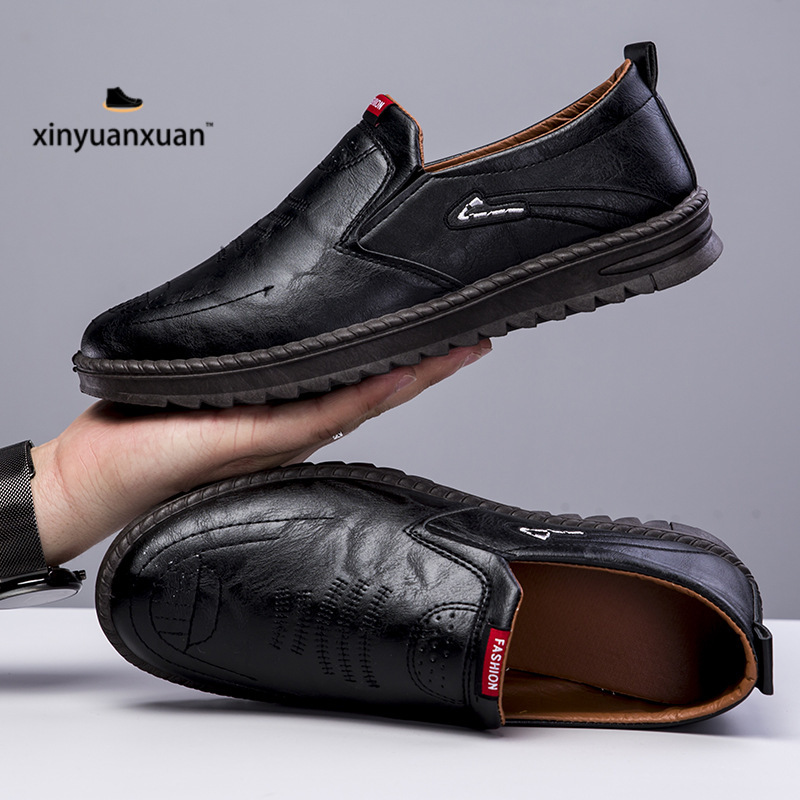 Waterproof leather shoes, men's shoes, fashionable and casual flat bottomed board shoes, bean shoes, and trendy men's shoes