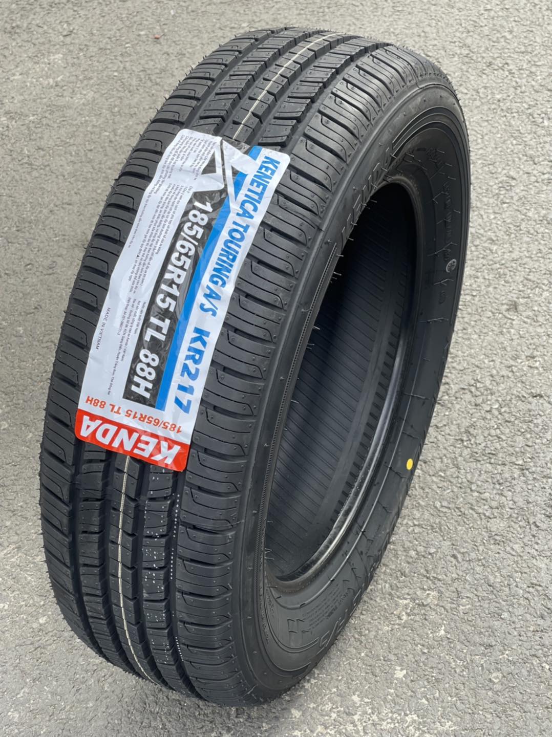 Lốp xe Kenda 185/65R15 KR217
