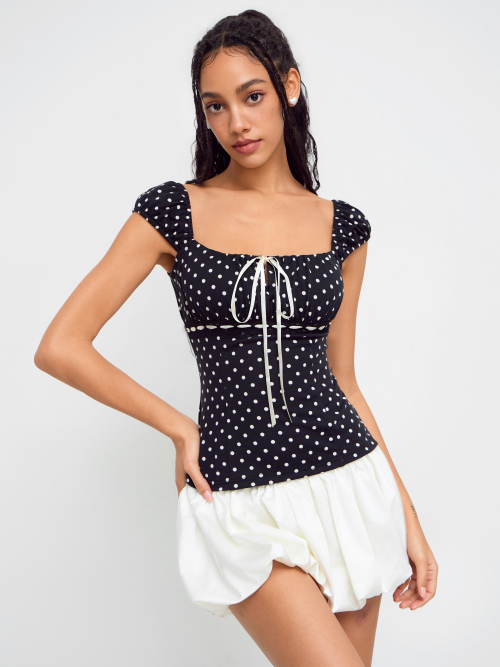 Cider Square Neck Polka Dot Knotted Short Sleeve Top ราคา 542 บาท*ส่งฟรี