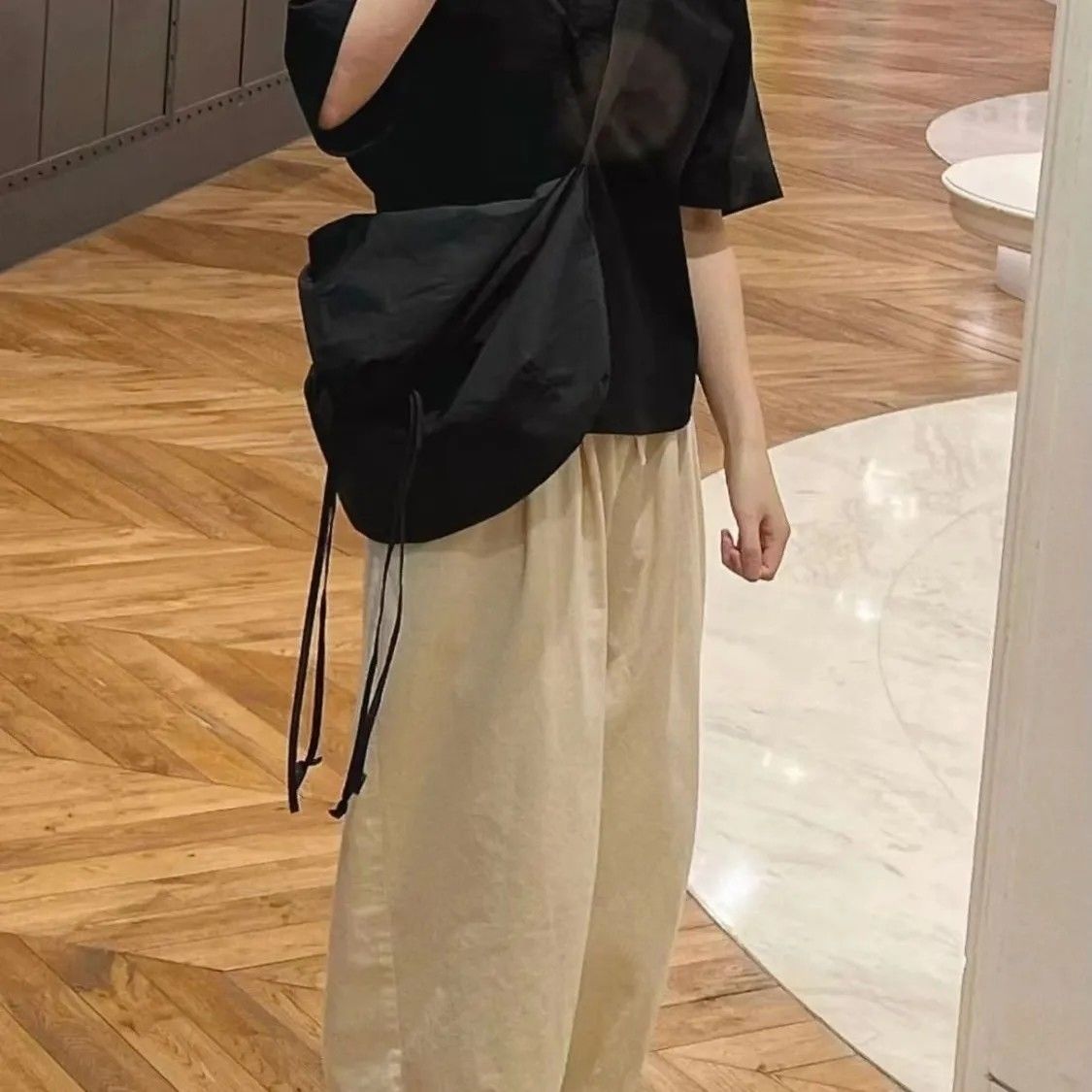 UNIQLO U Family Ultra Light New Mens And Womens Drawstring Messenger Bag Shoulder Bag Tote Bag Casua