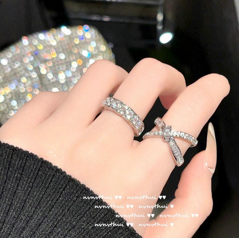 suzhoukailin Victoria Cross Ring Evening Design Plated 18K Gold Small Rock Sugar Paired Diamond Zircon Ring Set