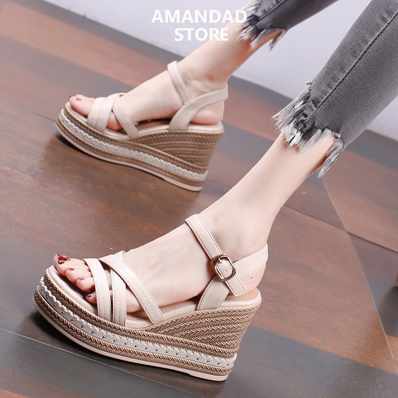 QiaoYiLuo Wedge heel thick-soled sandals for women simple new style fashionable casual high heel sandals women shoes ราคา 438 บาท*ส่งฟรี