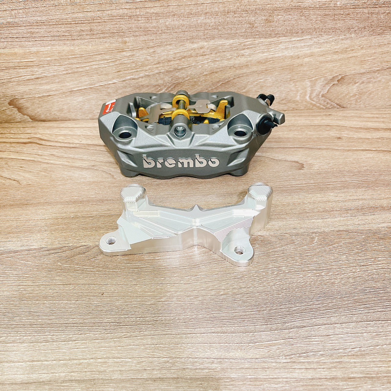 Heo Bremb@ 4Pis Đúc Nguyên Khối Kèm Pát CNC ( Trước + Sau ) *** Đi size đĩa 260/267mm
