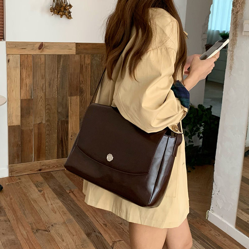 Miss. LAVA MALL 2023 mùa thu nhỏ mới Focus thiết kế chất lượng cặp táp sức chứa lớn hợp lý đi lại Crossbody túi đơn giản đựng đồ linh tinh
