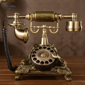 ภาพหน้าปกสินค้าXiaoZhchu boe Ean antique retro Roma eye Oval Landline phone ซึ่งคุณอาจชอบสินค้านี้