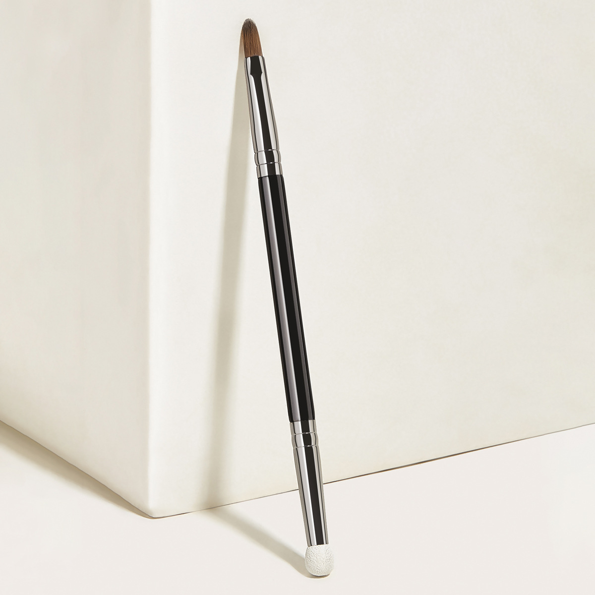 Pennello professionale per correttore a doppia testa Eyeliner Ombretto Pennello per trucco Strumenti cosmetici di bellezza_voghion.com