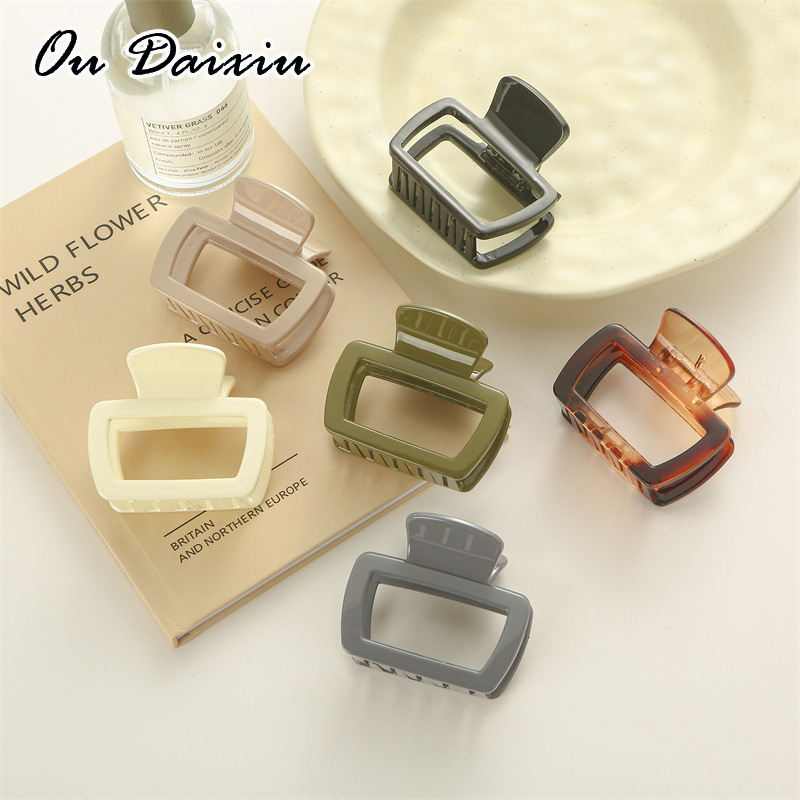 OUDAIXIU กาแฟ/นม hairclip สีเลี่ยนข้อความสี่เหลี่ยมเล็กๆง่ายแฟชั่นการแข่งขันสำหรับผู้หญิง ราคา 10 บาท*ส่งฟรี