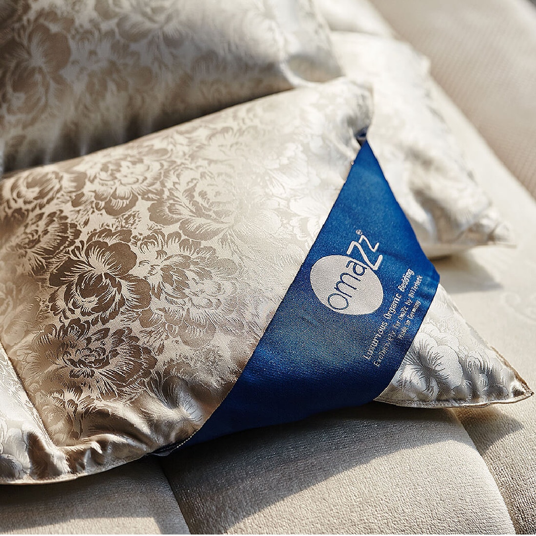 SB Design Square ผ้านวมขนเป็ด Omazz รุ่น Eider (Icelandic) 90"x100" ราคา  1,099,350 บาท*ส่งฟรี