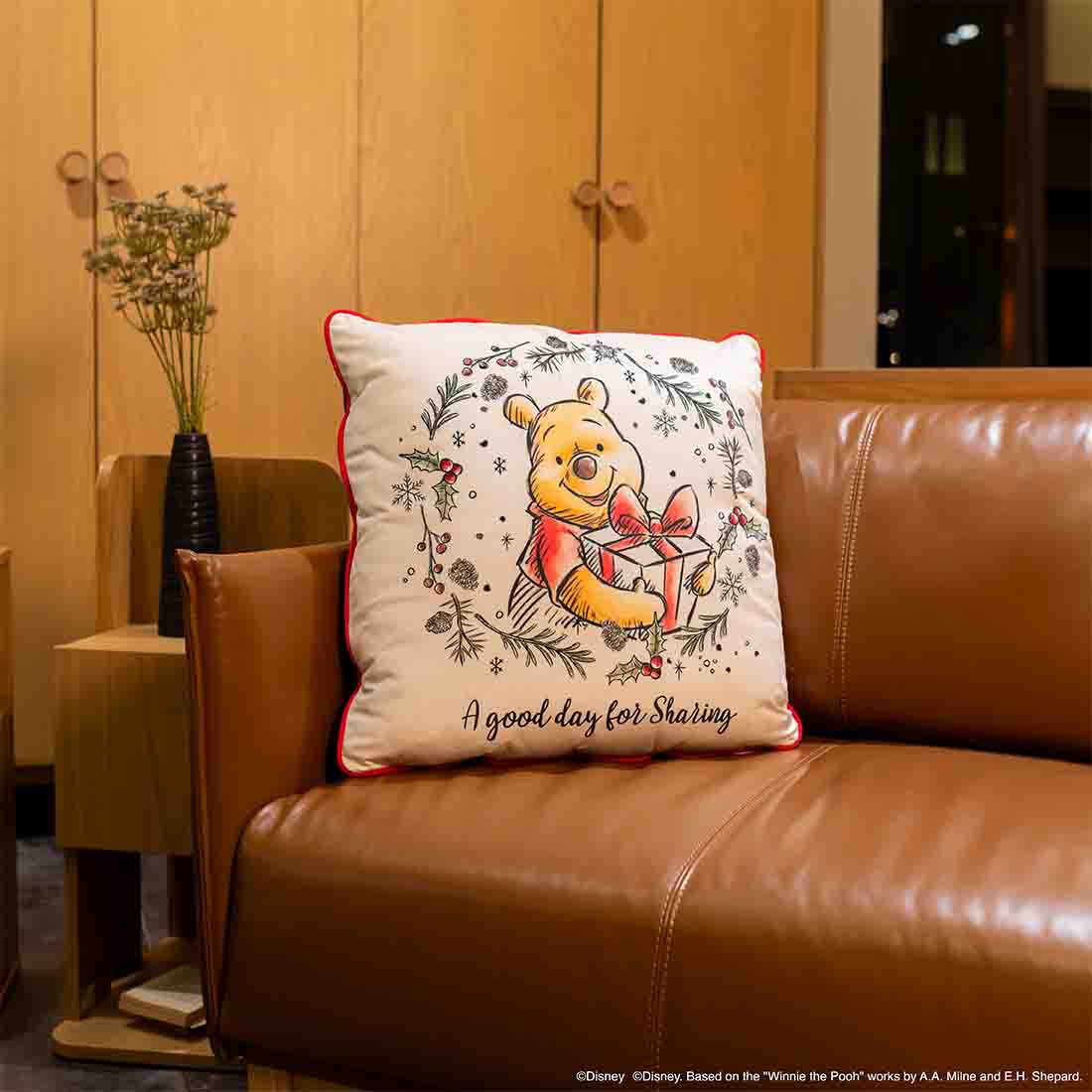 Koncept Furniture หมอนอิง DISNEY รุ่น POOH/01/White-Green (55x55x20 ซม.) ราคา 950 บาท*ส่งฟรี