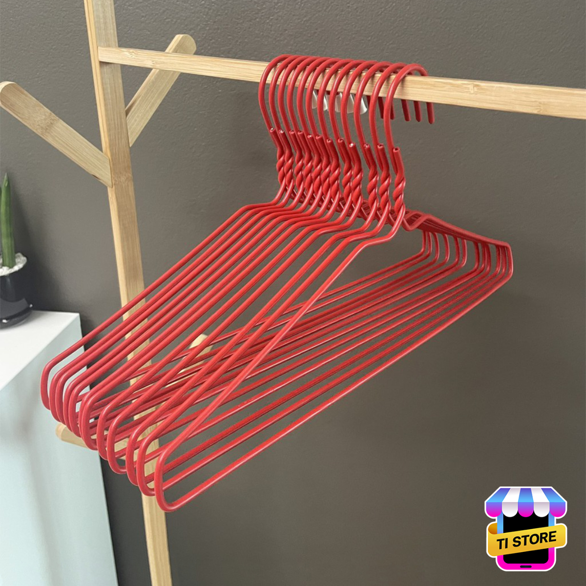 ไม้แขวนราคาถูก ที่ตากผ้า ไม้แขวนผ้า ไม้แขวนเสื้อ ไม้แขวน ไม้แขวนลวด ไม้แขวนแพ็ค ส่งคละสี แข็งแรงทนทาน รับน้ำหนักได้เยอะ ราคา  15 บาท*ส่งฟรี