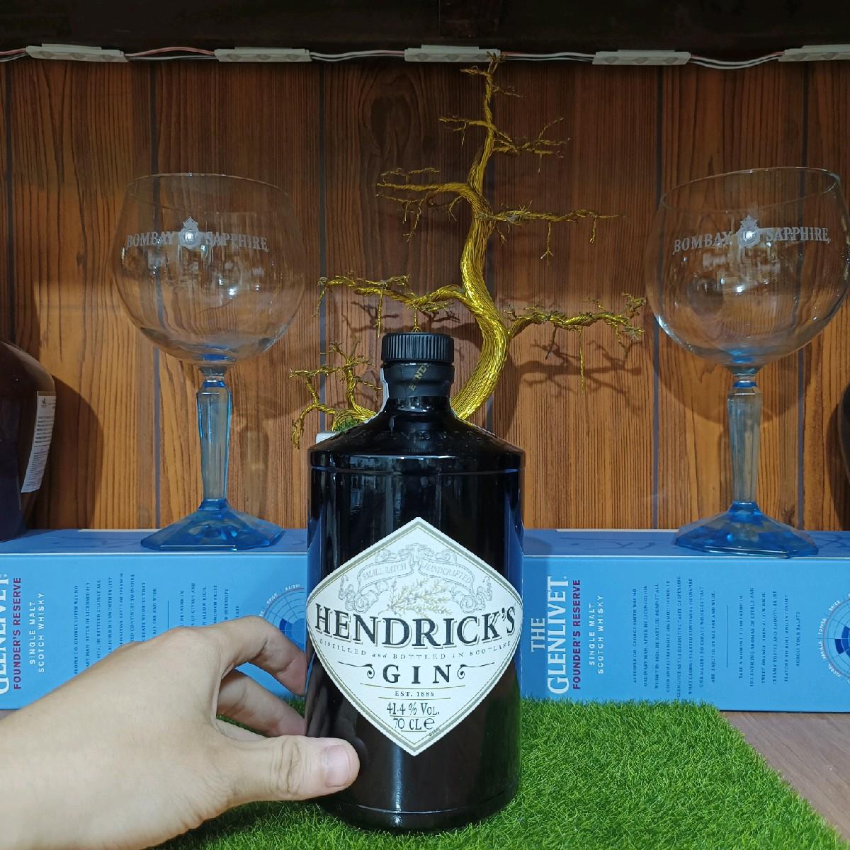 Vỏ chai Hendricks Gin trưng bày Decor mới 99% (chai rỗng)