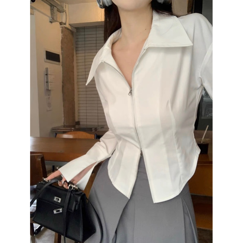 Áo cổ sơ mi bẻ phối khóa dáng croptop cá tính