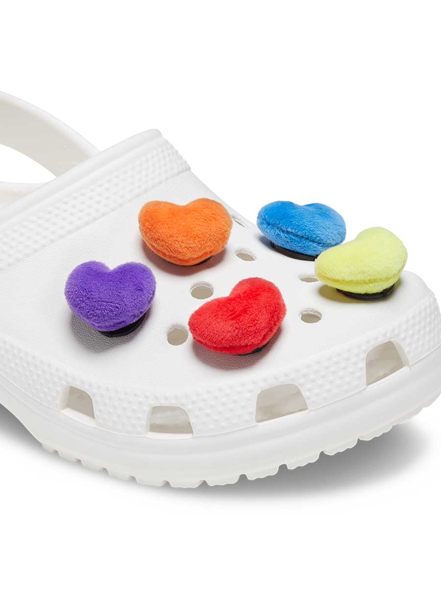 CROCS Jibbitz Fuzzy Heart 5-Pack Shoes Charm ราคา 890 บาท*ส่งฟรี