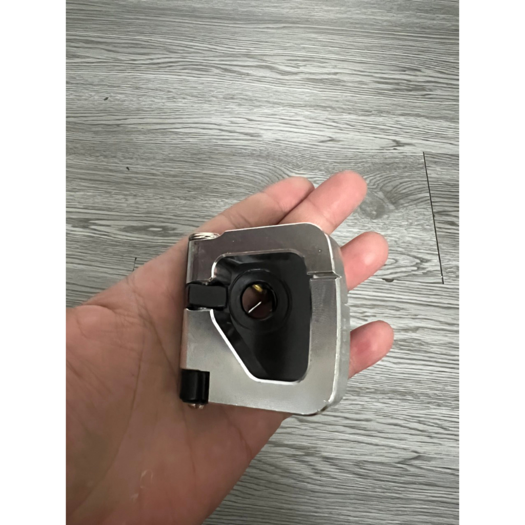 Móc treo đồ nhôm CNC găn xe các đời xe vario vision ab vespa và các hãng xe khác