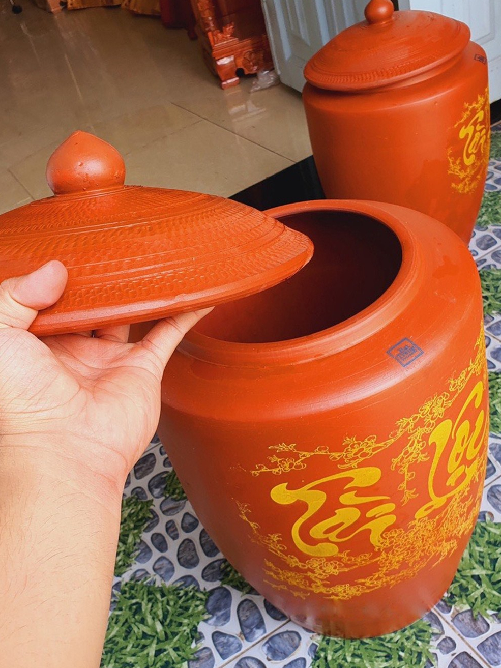 Hũ gạo phong thủy Bát Tràng đất đỏ nắp nhọn mang lại ấm no cho gia chủ ( 8-30kg )