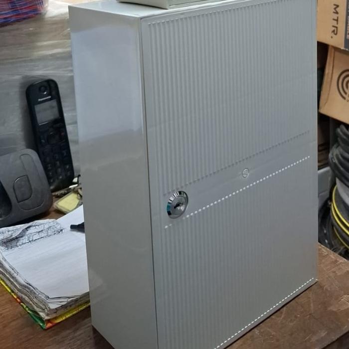 BOX MDF FIBER 100 PAIR BOX TELEPON FIBER 100P BOX MDF + FRAME LSA Harga 370,000 rupiah*Gratis Ongkir