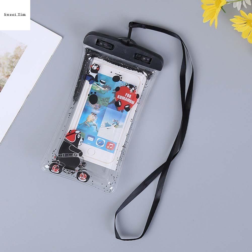 SWEET TIM เคสกันนํ้าสงกรานต์ พิมพ์ลายการ์ตูน กระเป๋ากันน้ำโทรศัพท์ โปร่งใสโปร่งใส คุโรมิ กระเป๋าโทรศัพท์พีวีซี โทรศัพท์มือถือที่มีขนาดไม่เกิน6.7นิ้ว โดราเอโม ฝาครอบกันน้ำแบบลอย เทศกาลโรยน้ำ ราคา  29 บาท*ส่งฟรี