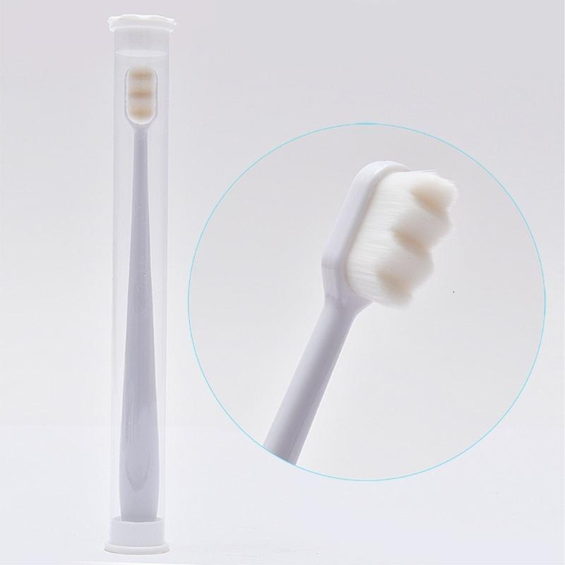 Gói 4 bàn chải đánh răng lông mềm để chăm sóc miệng nhẹ nhàng cho răng nhạy cảm và nướu trong học sinh và gia đình