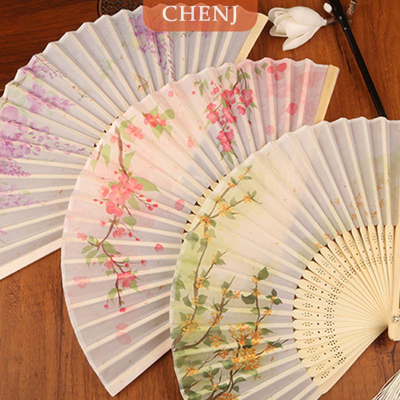 [COD] CHENJ พัดลมพับได้ทำจากผ้าไหมสไตล์วินเทจสำหรับตกแต่งบ้านงานฝีมือศิลปะจีนญี่ปุ่นของขวัญของตกแต่งบ้านพัดพัดไม้ไผ่พัดพัดสำหรับใส่เต้นรำอุปกรณ์ประกอบฉากถ่ายรูป ราคา 49 บาท*ส่งฟรี