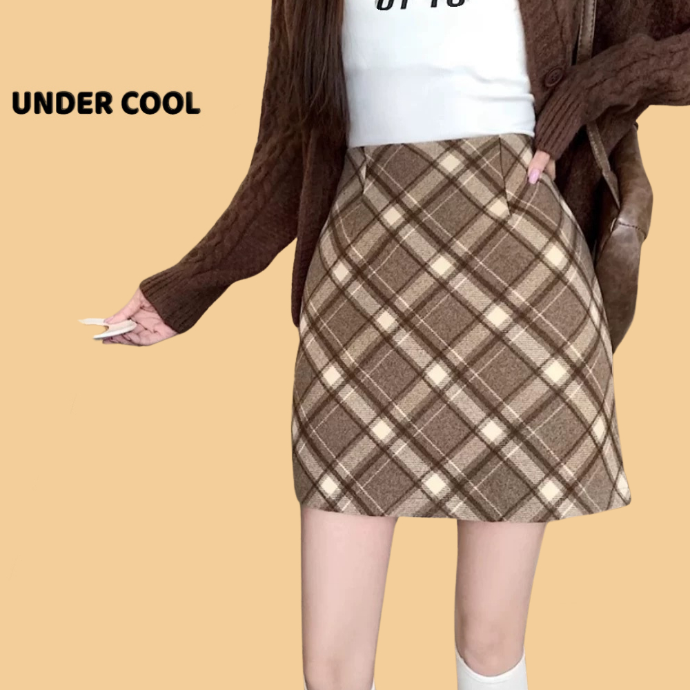 Chân Váy Dạ Nữ Chữ A UNDERCOOL Dáng Ngắn Hoạ Tiết Kẻ Caro