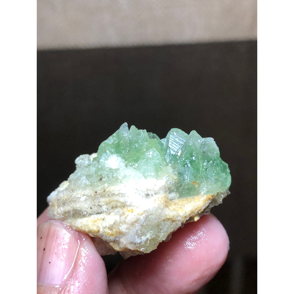Đá Fluorite loại mini dễ sưu tầm màu xanh tím trắng, tự nhiên 100% không xử lý, năng lượng tốt