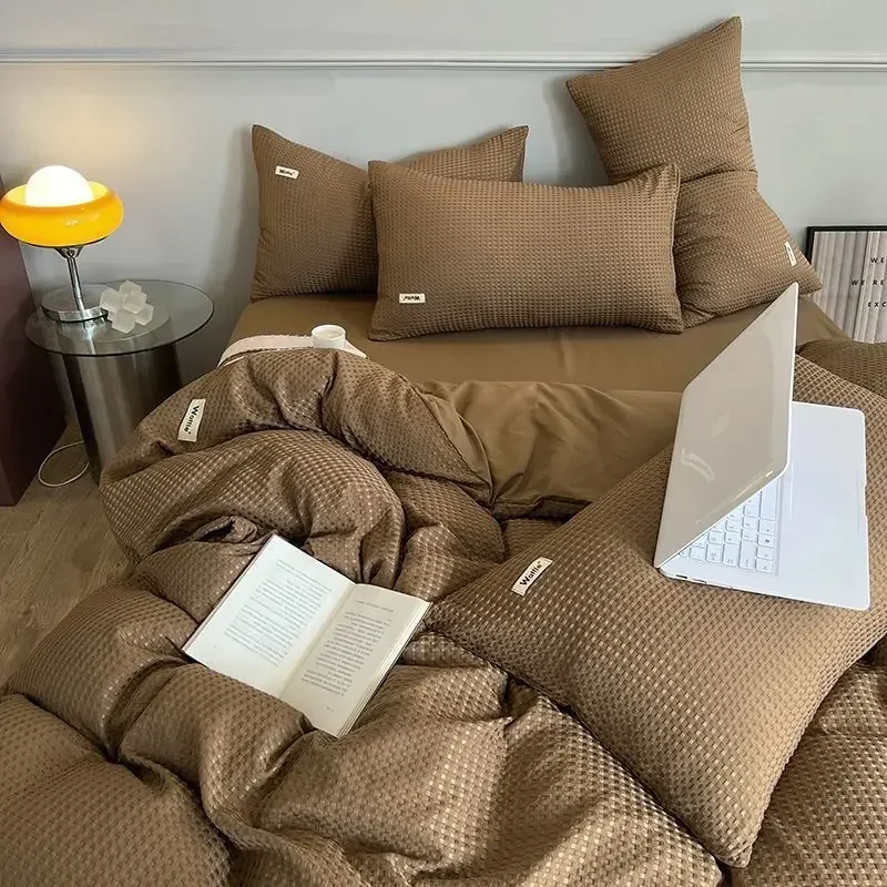 【DJHG】 Bedding set solid color four piece bed sheet set duvet cover pillowcase double large and extra large bedroom decoration ราคา  7,348 บาท*ส่งฟรี