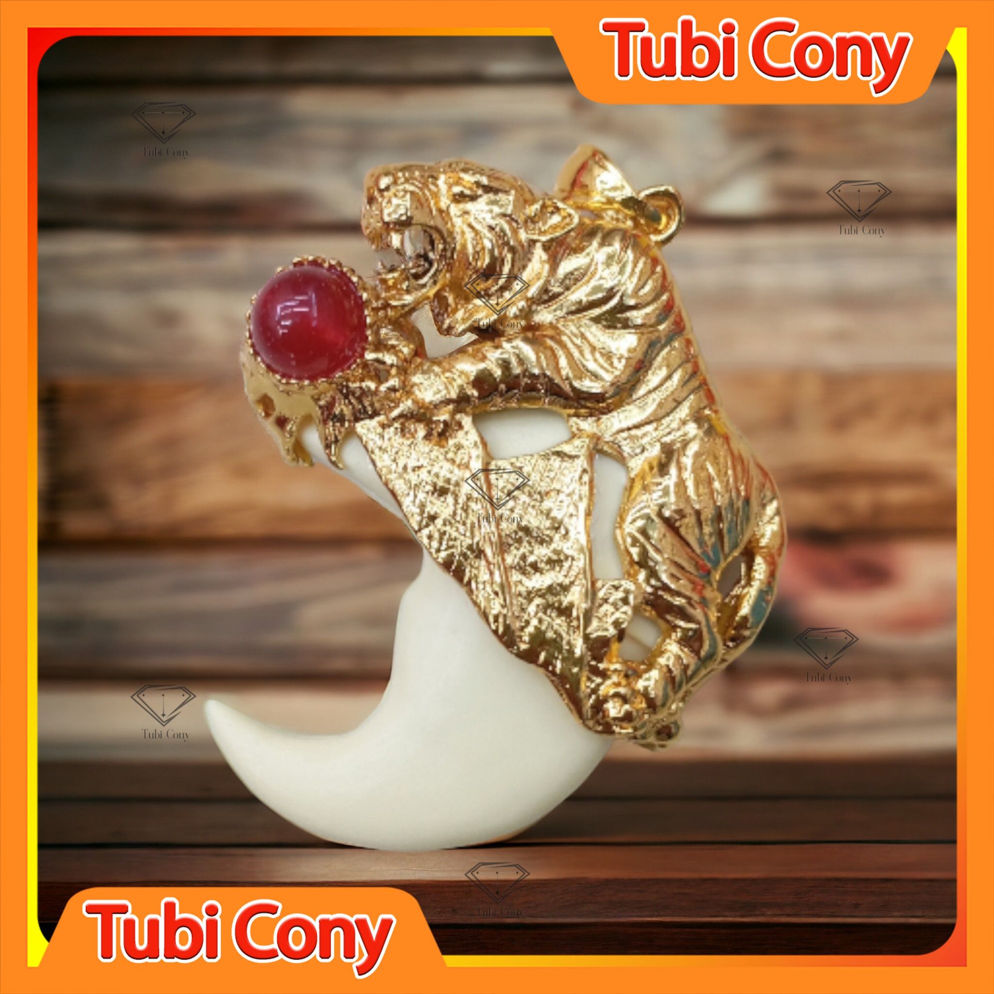 Mặt dây chuyền nanh giả ngà chạm hổ mạ vàng rất ngầu M16424-212-Dx1 Tubi Cony
