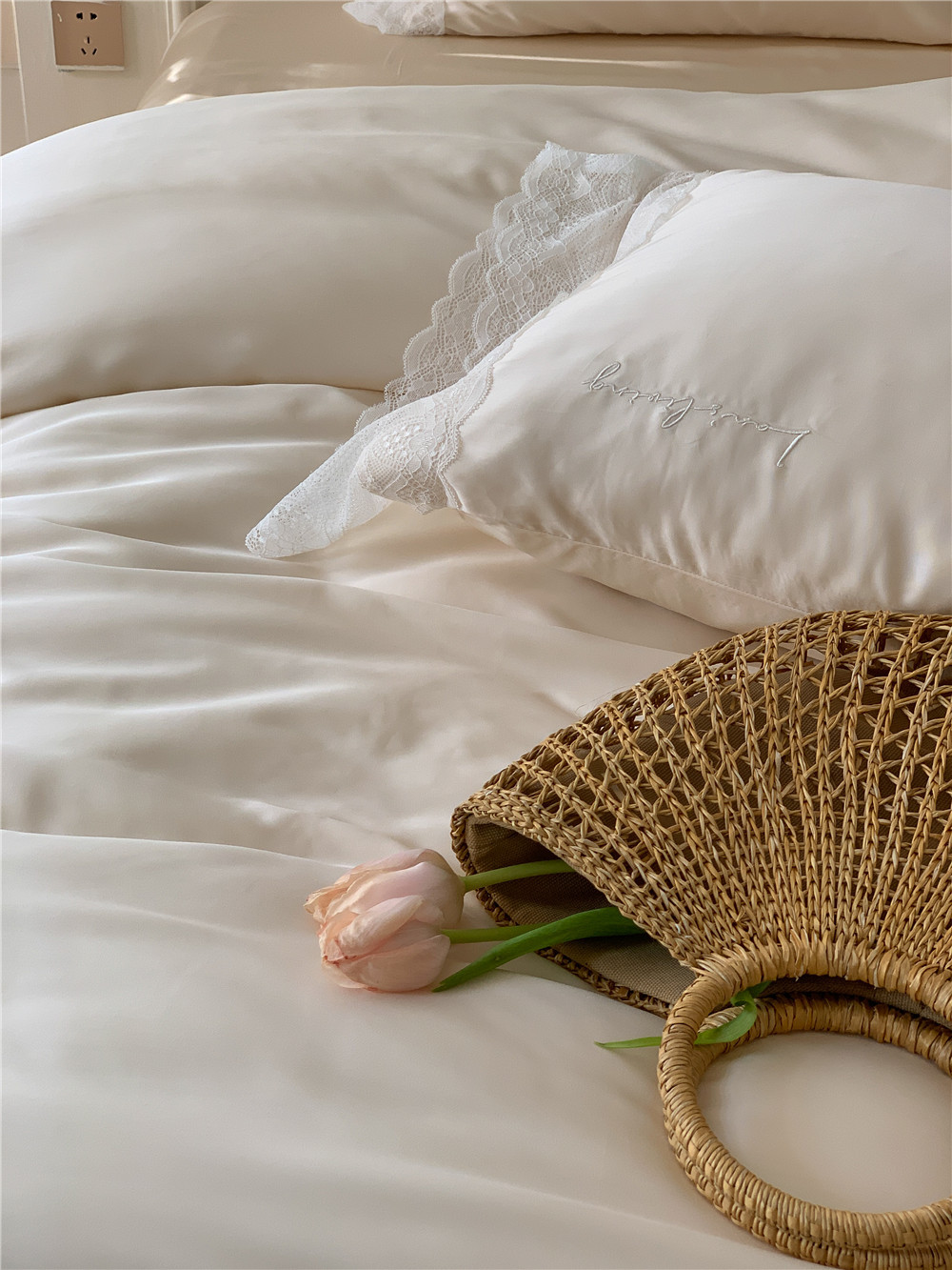 French Entry Lux Little Lady 60 Tencel Dört Parça Set Summer Cool Feeling Silky Sleep Naked Ice İpek Yorgan Kılıfı Yatak Örtüsü Yatak Örtüsü