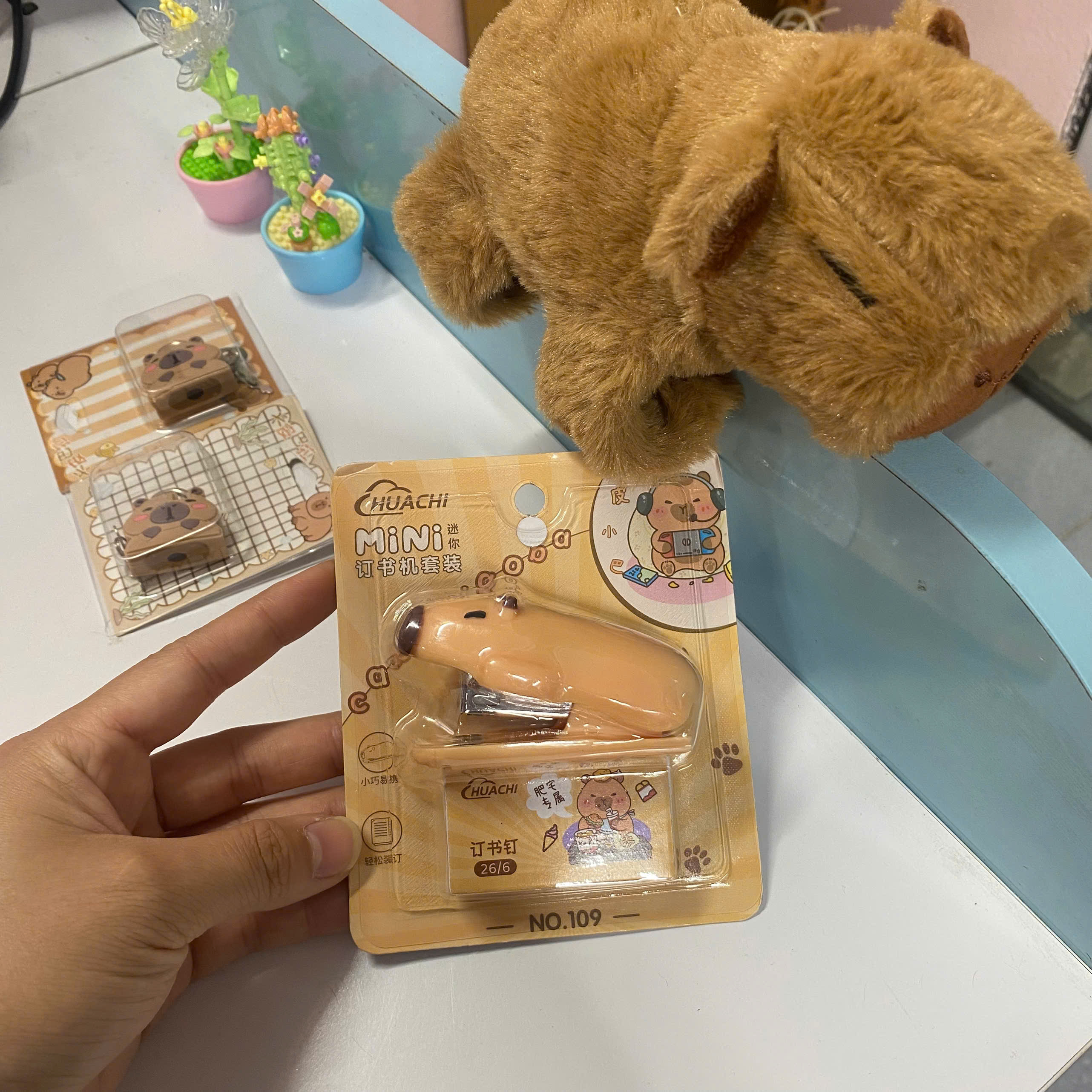 GHIM BẤM MINI CAPY BAZA NHỎ XINH TIỆN DỤNG PHỤ KIỆN HỌC TẬP GIÚP BÀN HỌC THÊM SINH ĐỘNG