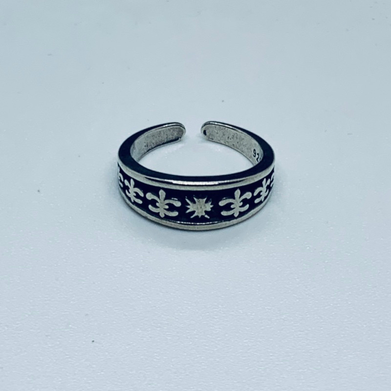 Nhẫn unisex Chrome Heart hoạ tiết mỏ neo bạc .