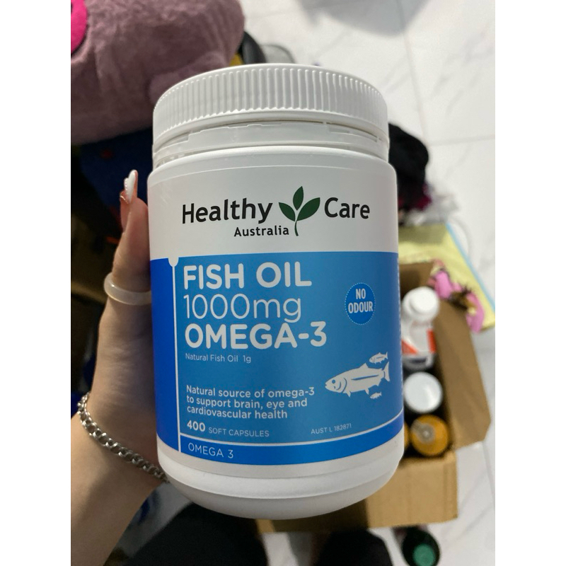 Viên uống bổ sung dầu cá Healthy Care Fish Oil 1000mg Omega 3 400 viên - giúp cân bằng chế độ ăn hằng ngày, bổ sung hàm lượng Omega - 3 lên tới 1000mg, hỗ trợ cho sức khỏe của não bộ và tim mạch.