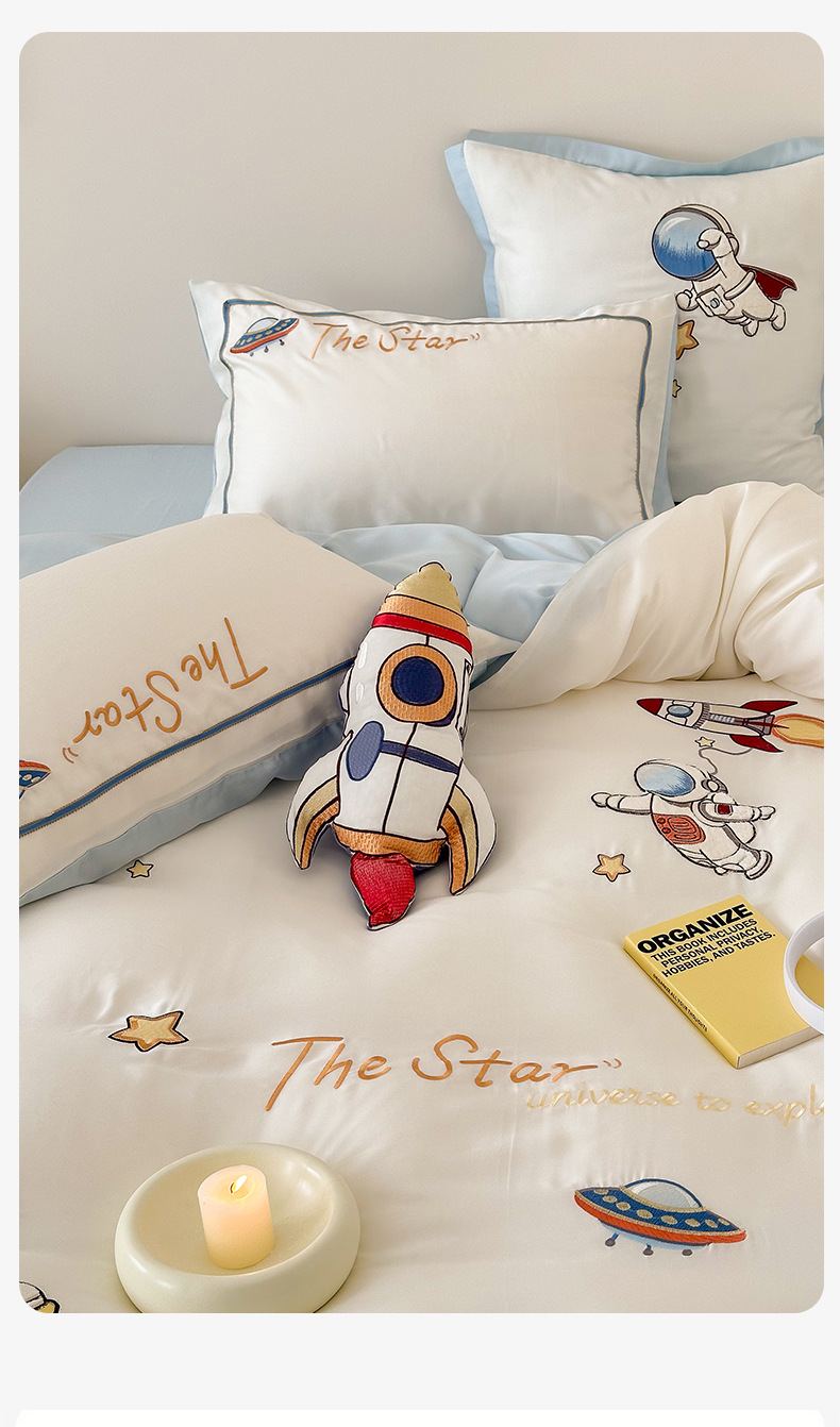 Set di biancheria da letto Cartoon Embroidery 100 Blue Essence Set quattro pezzi in Tencel bifacciale con lenzuolo e copripiumino in seta ghiacciata fresca per bambini AoyuejhaSD-CB