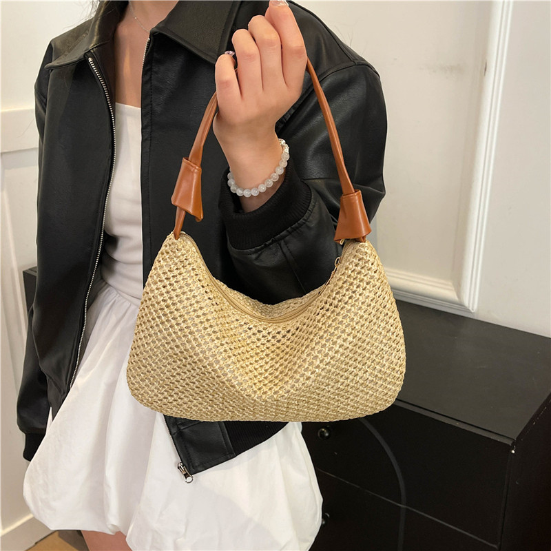 Women Straw Shoulder Bag Woven Crescent Bag Beach Dumpling Bag Stylish Woven Handbag for Summer Casual Use - 2