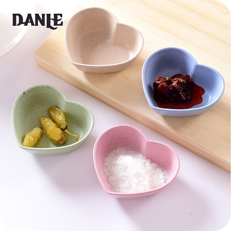 Household kitchen wheat straw seasoning plate creative plastic round salty small dish tableware dipping snack plate ราคา 34 บาท*ส่งฟรี