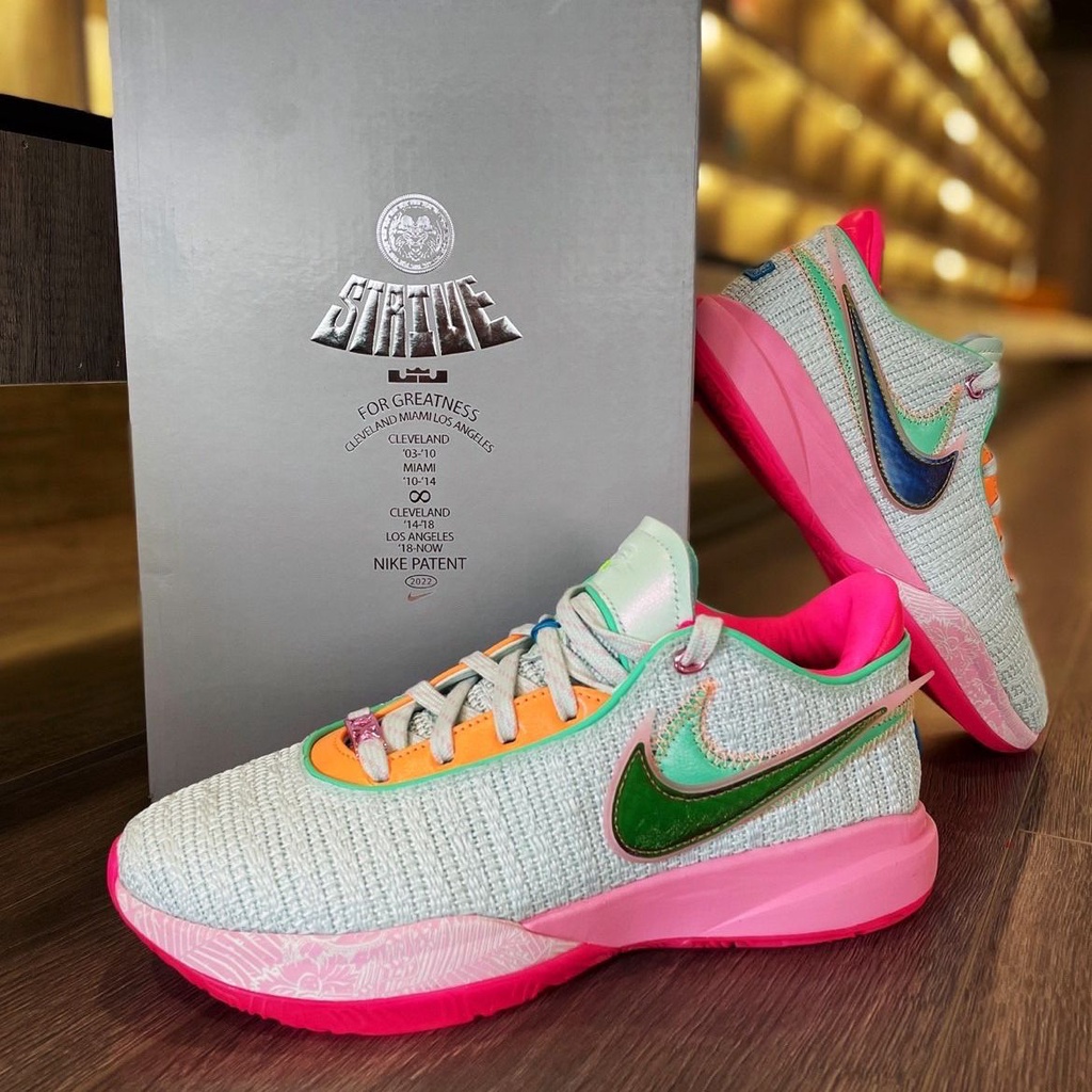 Nike LeBron 3 Lakers PE LeBron James | SneakerNews.com
