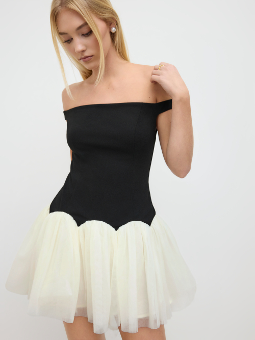 Cider Off-shoulder Two Tone Tulle Mini Dress ราคา 1,396 บาท*ส่งฟรี