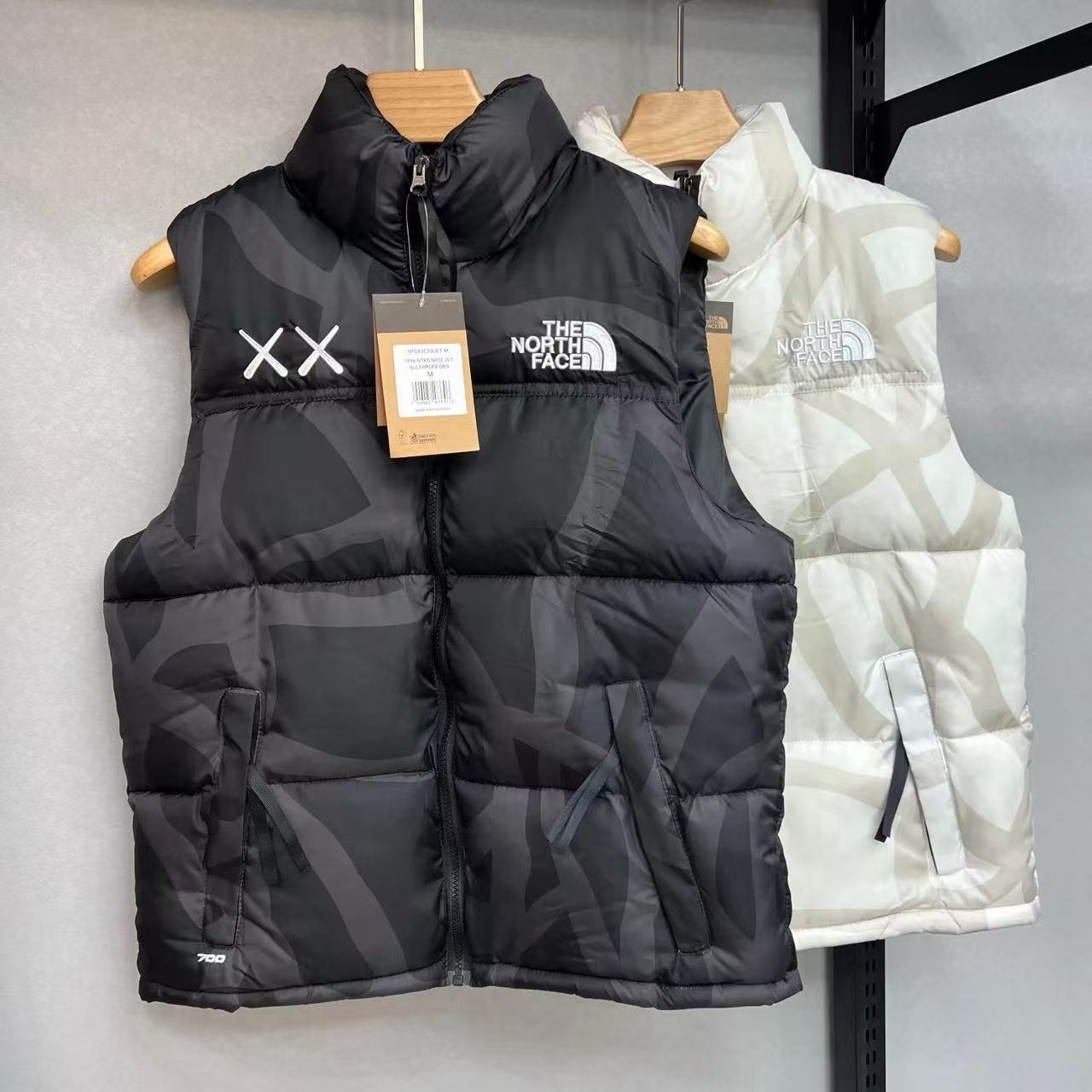Chính hãng mới North Face phiên bản Mỹ 1966 beijia Sesame Street XX Cotton-Áo khoác độn vest thêu không tay Trùm đầu độn nam và nữ Windproof áo ba lỗ giữ ấm phong cách mới