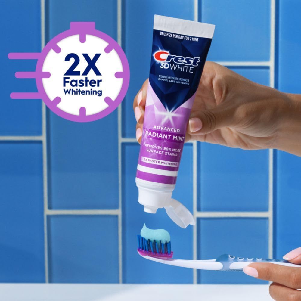 Kem đánh răng Crest 3D WHITE 93g - Công nghệ làm trắng siêu việt so với 3D White Arctic Fresh 12 Giờ Ngăn ngừa vết bẩn làm ố vàng răng trong 3 ngày bằng cách loại bỏ các vết bẩn bề mặt kết hợp bảo vệ chống lại các vết bẩn trong tương lai