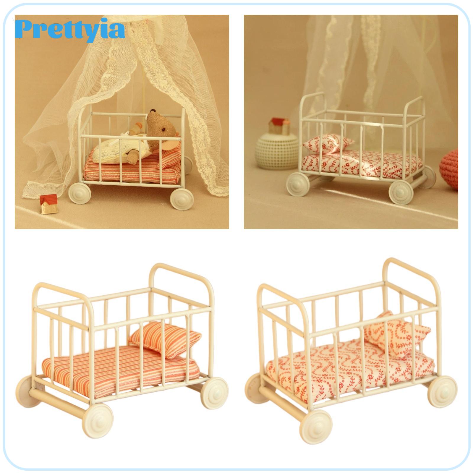 1:12 Scale Dollhouse Baby Bed Miniature Furniture Room Pretend Play DIY Fitments Miniature Toddlers Bed for Furnishings Gift ราคา 1,350 บาท*ส่งฟรี