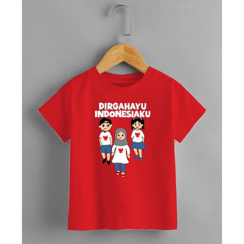 Ular uxlayotgan ayolni porno bilan sikishdi Yetuk ayol sochli fotosuratini korsatdi.