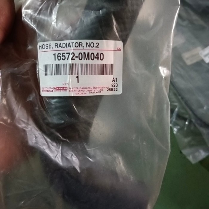 selang radiator bawah Toyota Yaris Bakpao 16572-0M040 2013-kebawah Harga 190,000 rupiah*Gratis Ongkir