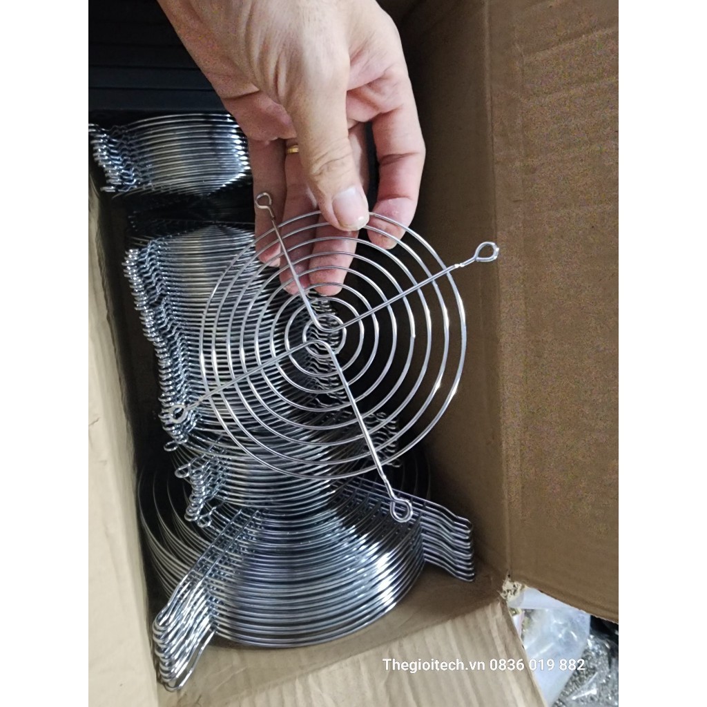 Lưới Bảo Vệ Quạt Tản, Lưới Sắt Bảo Vệ 20x20 cm (3 cái)